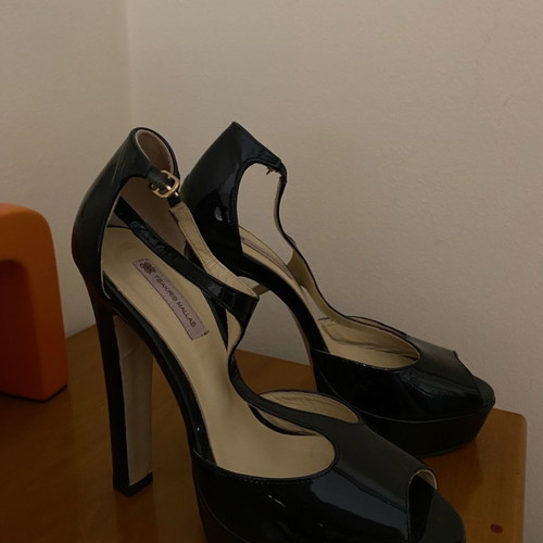 Tsakiris Mallas black pumps size 39 with heels