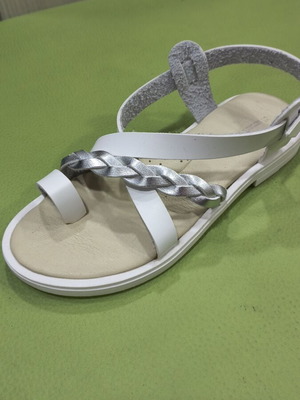 Zak kids sandals new, white and silver