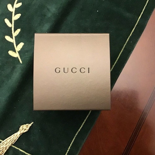 Gucci women's watch like new, classic and elegant