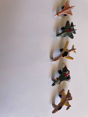 Metal toy airplanes used, pack of 5 pieces
