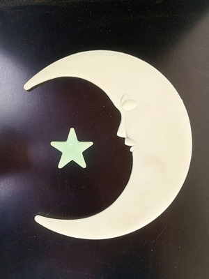 Луна и звезда употребявани, светят в тъмното