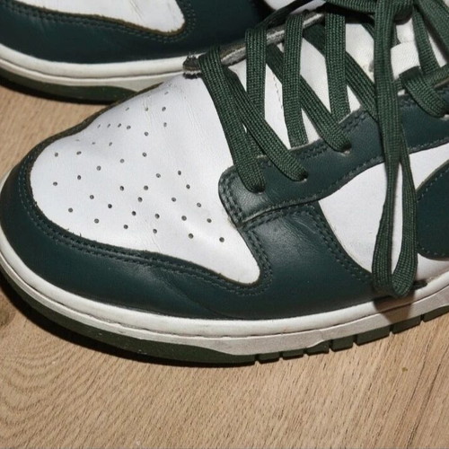 Nike Dunk Low like new, dark green and white