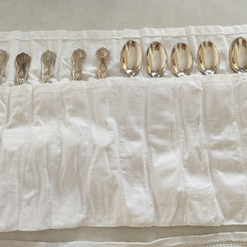 Kings Pattern Vintage Teaspoons Set of 12 NOS with Original Cloth Case