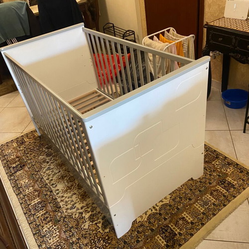 Pre-teen bed like new with accessories