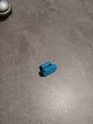 Playmobil blue brush