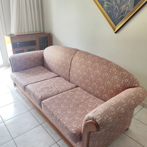 Sofa like new, easy to move