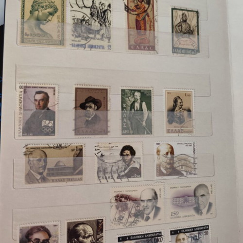 Stamp collection mint condition, 9 albums, 3,000+ worldwide stamps