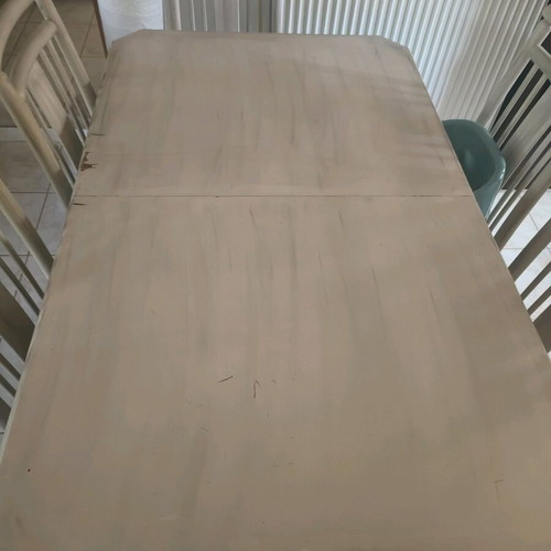Dining table used without chairs with built-in extension 144x0.89cm