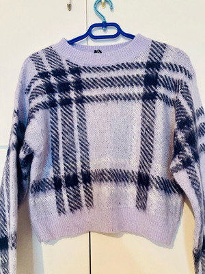H&M Small Sweater like new, black and purple