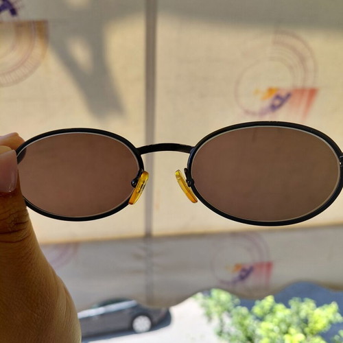 Iceberg vintage unisex oval sunglasses used, black metal frame