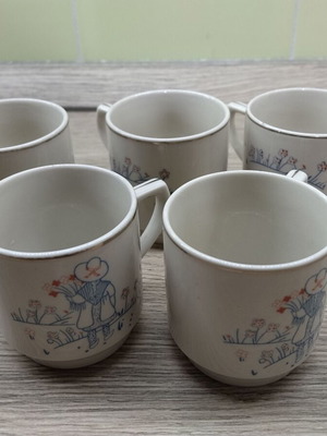 Vintage Kun Lun coffee cup set of five, like new