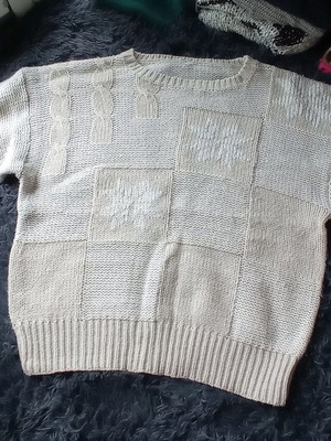 Women's wool sweater used, white with snowflake pattern size M