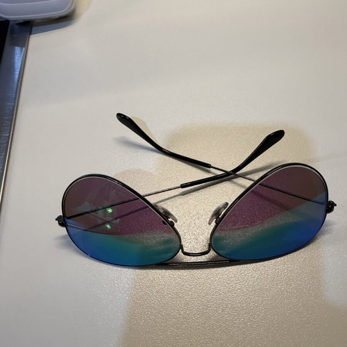 Aviator sunglasses like new with black frame and blue-purple mirror lenses