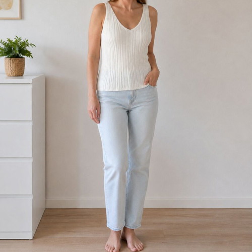 Only sleeveless knitted summer top L ivory V-neck