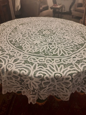 Linen lace tablecloth new, diameter 1.80 m