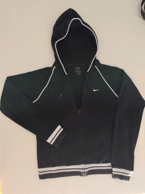 Дамски черен суичър Nike с цип и качулка като нов, размер S