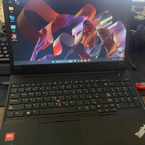Lenovo ThinkPad E580 laptop i5 8th gen 16GB 750GB Radeon RX 550