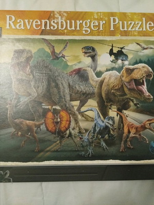Jurassic World Kids Puzzle 200 pieces Ravensburger like new