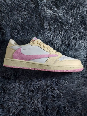 Jordan Retro Low OG SP Travis Scott sneakers, beige pink, size 43