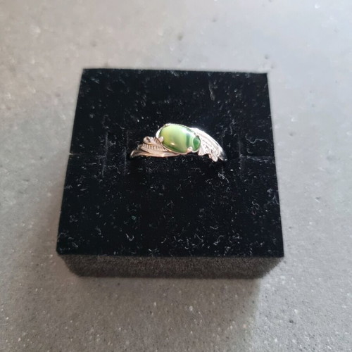 Vintage fashion ring with green cat's eye stone, new