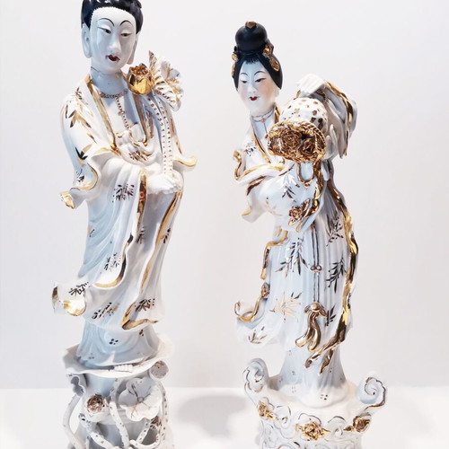 Japan porcelain figure set used with gold decoration