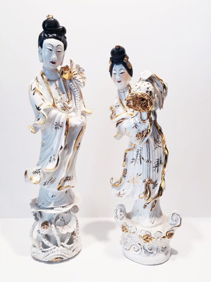 Japan porcelain figure set used with gold decoration