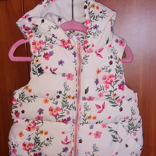 Baby sleeveless jacket size 6-9 months like new