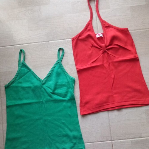 Set of 2 Hyper tops size Small-Medium like new, green and orange