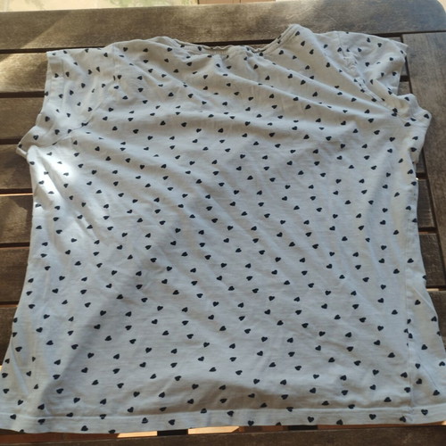 T-shirt with hearts like new, XXL, white and blue