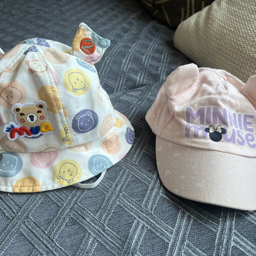 Baby hats like new, size 9-12 months, set of two