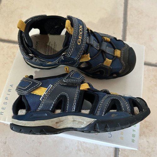 Geox children's sandals used, navy blue with yellow details, size 27