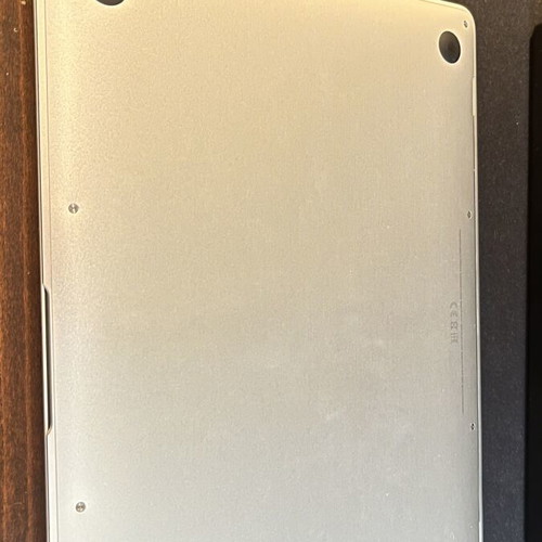 Macbook Air 2020 like new with minor mark