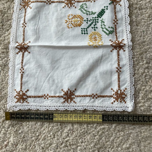 Embroidered doilies used, pack of 6, napkins