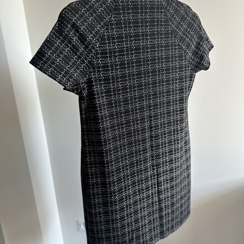 Papaya office dress size 10/M like new, black and white