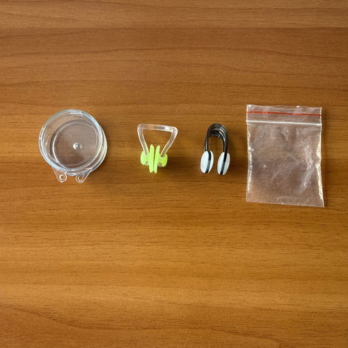 Set of 2 colorful swimming nose clips with case and plastic bag