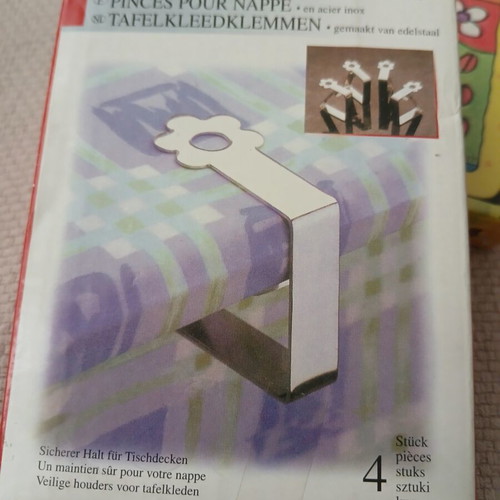 Artmark coasters and stainless steel tablecloth clips new
