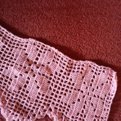 Handmade lace pink, 1 meter length, ideal for bath towel