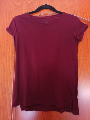 Stradivarius burgundy short-sleeve T-shirt like new, size M
