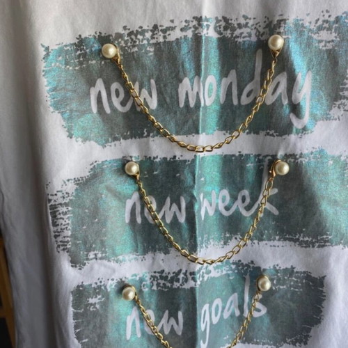 T shirt like new with gold details, one size, white and turquoise