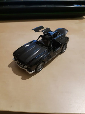 Mercedes 300SL 1/32 scale metal model new