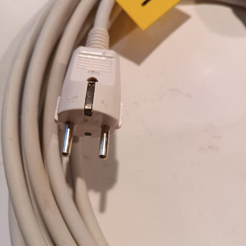 Cable 9 meters with plug single-core 3x1.5 like new with internal double insulation