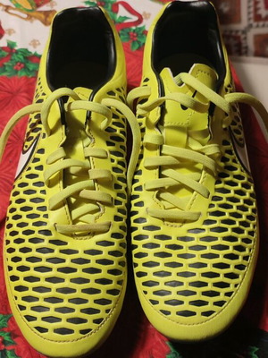 Nike Wmns Magistra Soccer Cleats Size 41 Like New, Yellow