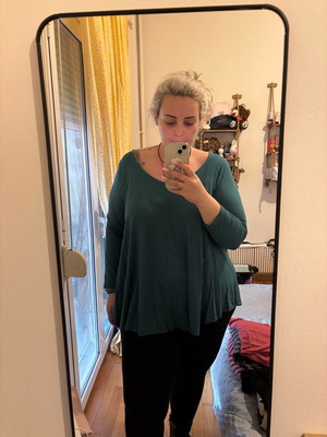 #mat blouse like new in perfect green color with longer back