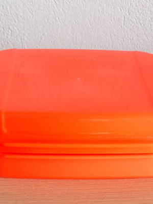Tupperware Μικρό Ντελίς δοχείο αποθήκευσης τροφίμων σε φωσφοριζέ πορτοκαλί