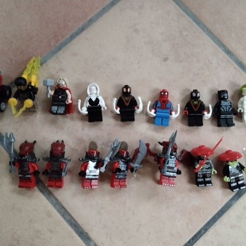 LEGO 18 mini φιγούρες Marvel & Ninjago σετ