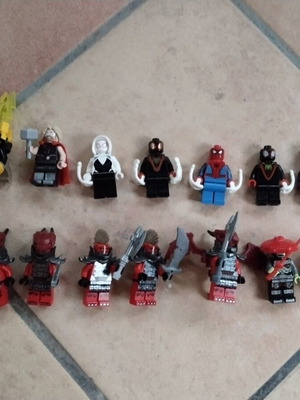 LEGO 18 mini φιγούρες Marvel & Ninjago σετ