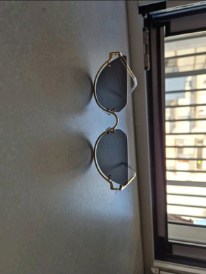 Sunglasses new worn once without damage