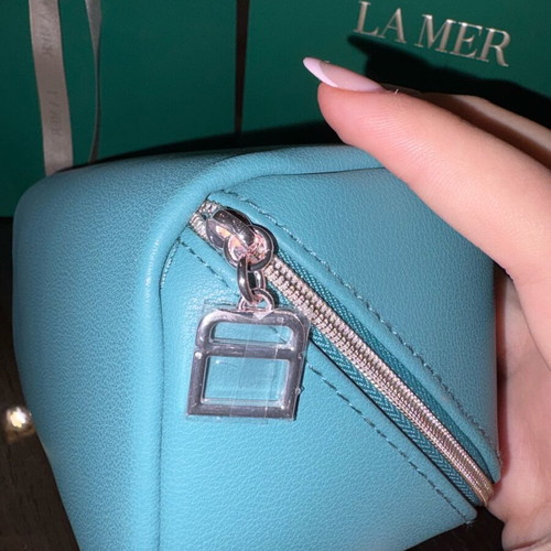 La Mer toiletry bag new turquoise