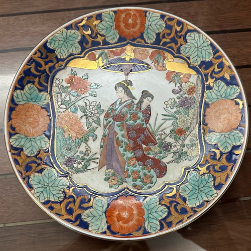 Decorative porcelain plate with traditional Asian motifs new