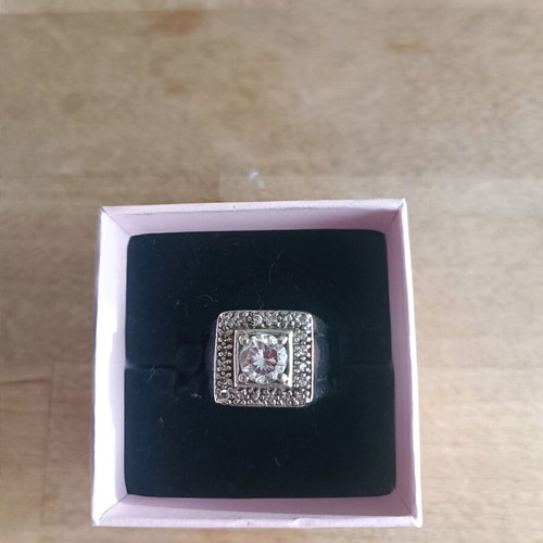 Silver 925 ring like new with zircon